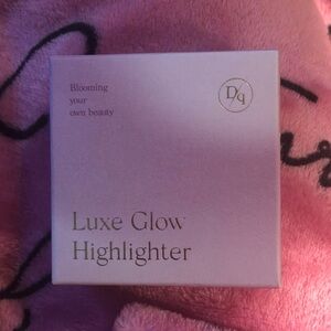 Luxe Glow Highlighter - Cream